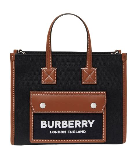 burberry handtasche metallplakette|mini burberry handbags canvas.